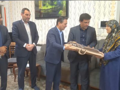 به مناسبت بزرگداشت روز مادر و همزمان با سالروز وفات حضرت ام‌البنین(س)، دیدار دکتر قائم‌مقام با مادر گرامی شهید والامقام «عبدالله نوروزی»