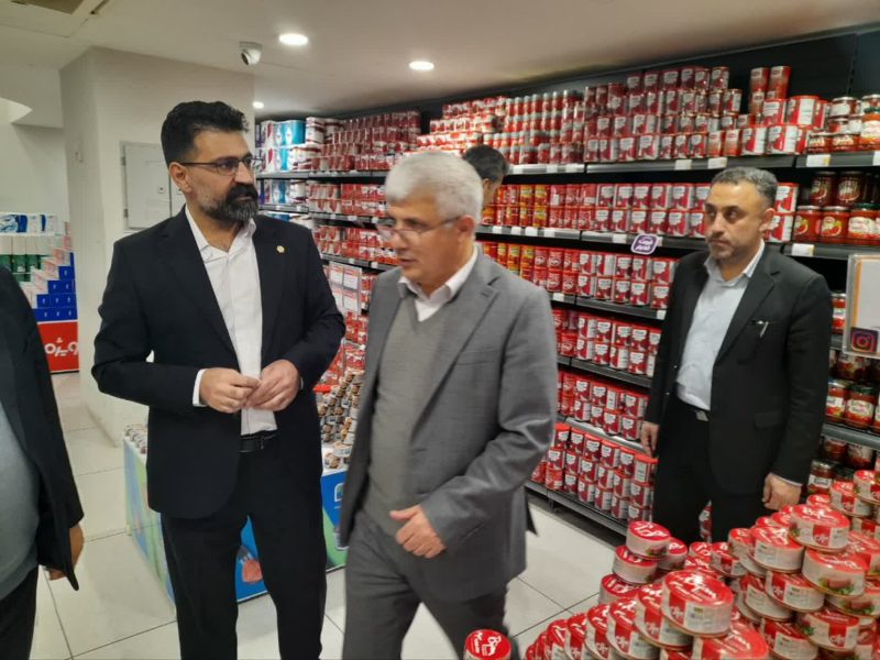 بازدید معاون اقتصادی استاندار گلستان از فروشگاه‌های گرگان؛ کمبودی در تأمین کالاهای اساسی وجود ندارد