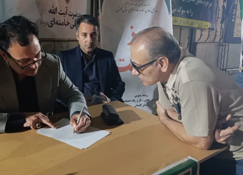 میز خدمت اداره کل تعاون، کار و رفاه اجتماعی گلستان به مناسبت استقبال از هفته کارگر برگزار شد