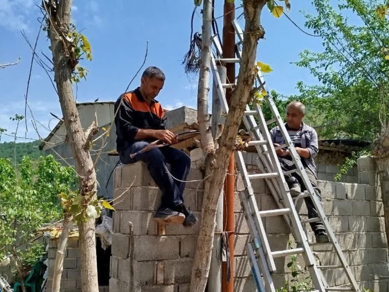 بهبود و بازسازی شبکه مخابرات در  روستای ملاشی شهرستان مینودشت