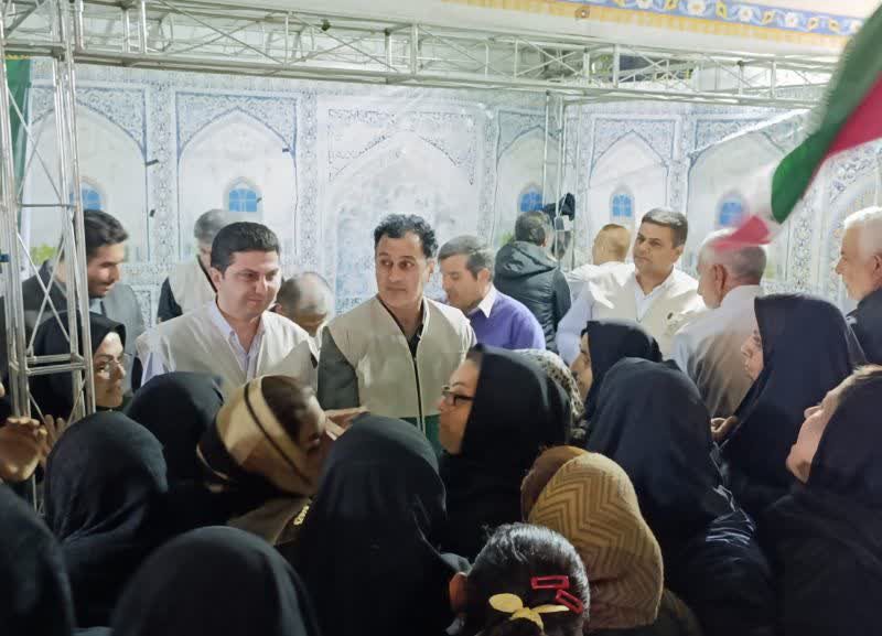 به مناسبت هفته کارگر برگزار شد؛ میز خدمت متفاوت اداره کل تعاون، کار و رفاه اجتماعی گلستان در جمع مردم انقلابی گرگان