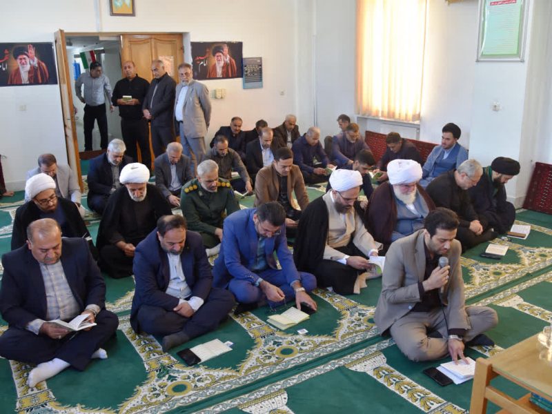 طنین نوای «دعای توسل» در اداره گاز کردکوی/ گرامیداشت شهدای جبهه مقاومت و قائد امت