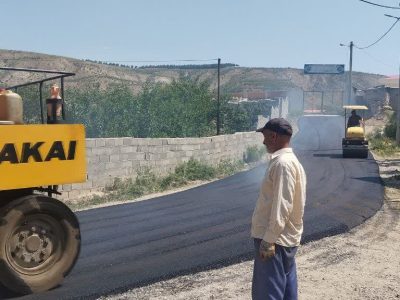 لبخند رضایت بر چهره اهالی آلتی‌آغاچ بزرگ؛ معابر خاکی این روستا هم آسفالت شد