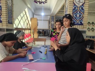 آموزش ساخت نشانه کتاب با هنر اوریگامی در کتابخانه سرای اندیشه جلین گرگان