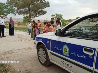 آموزش فرهنگ ترافیک به کودکان مراوه‌تپه با حضور پلیس راهور