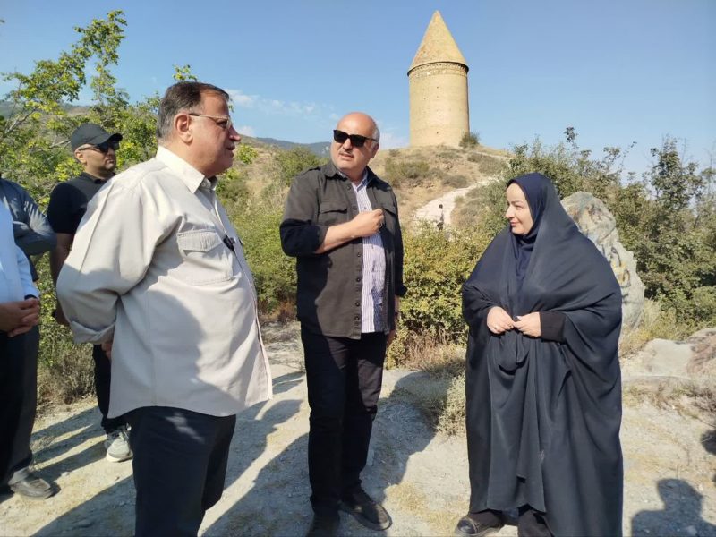 استاندار گلستان از برج تاریخی رادکان با محوریت توسعه گردشگری/ بررسی ظرفیت‌های محور جدید گردشگری غرب تا مرکز استان