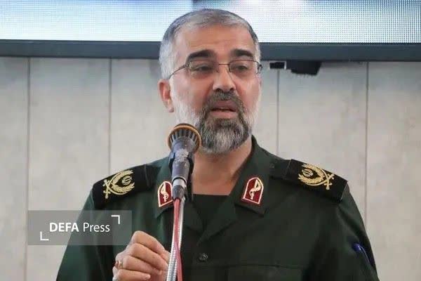 سردار حسینی: قلم و واژه ها کمتر از موشک و پهپاد اثر گذار نیستند