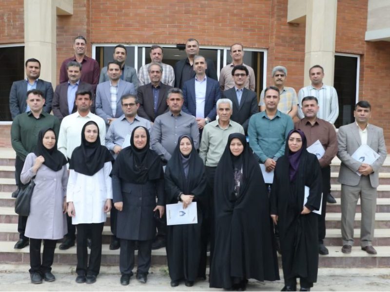تجلیل از کارمندان نمونه دانشگاه گلستان؛ تقدیر از تلاشگران عرصه خدمت